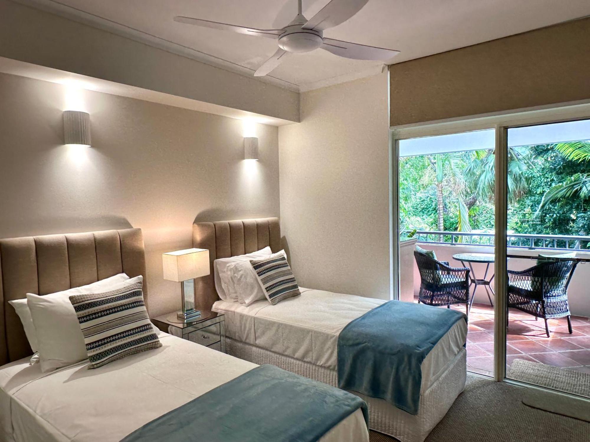 Oasis At Palm Cove Aparthotel Εξωτερικό φωτογραφία