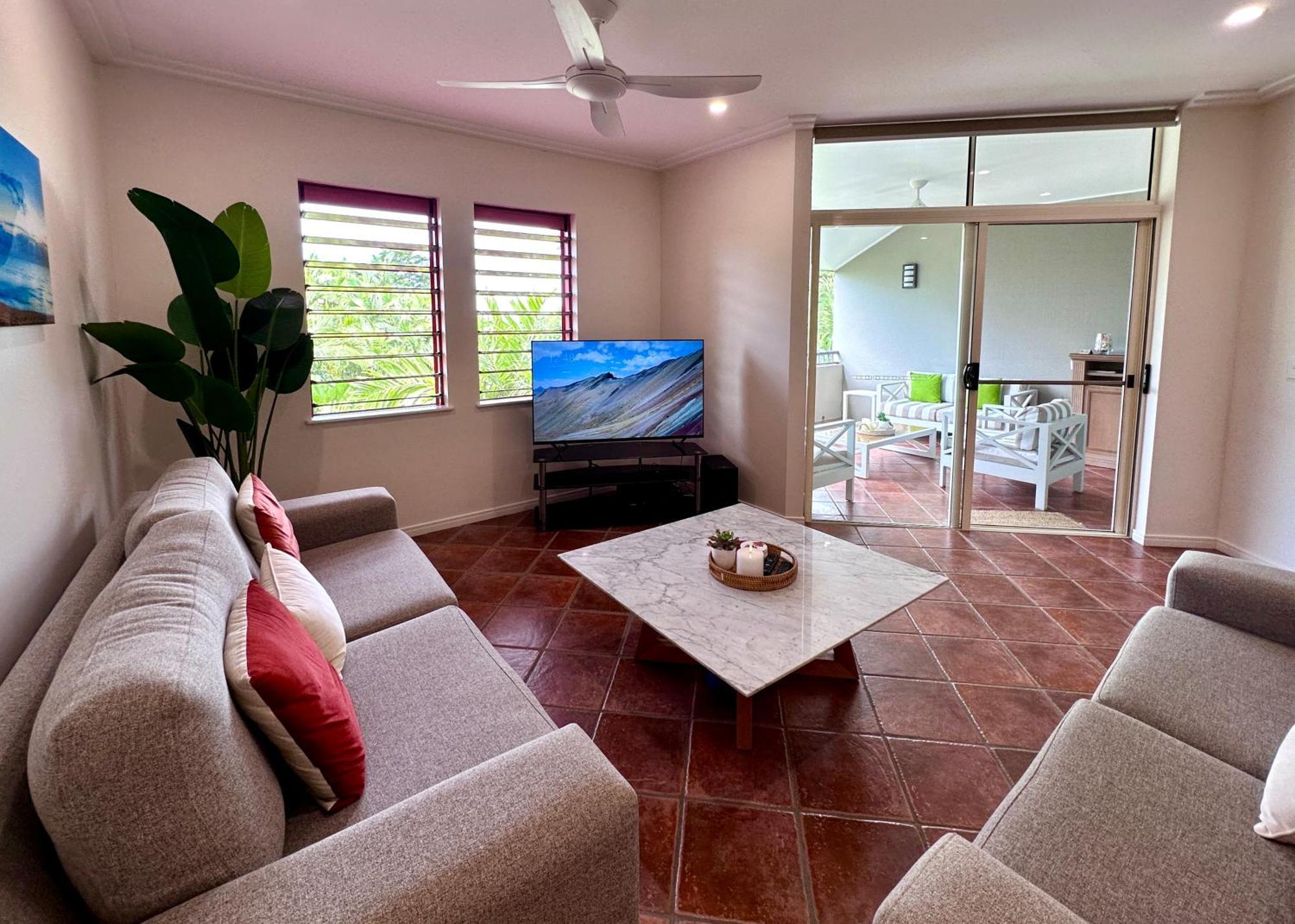 Oasis At Palm Cove Aparthotel Εξωτερικό φωτογραφία