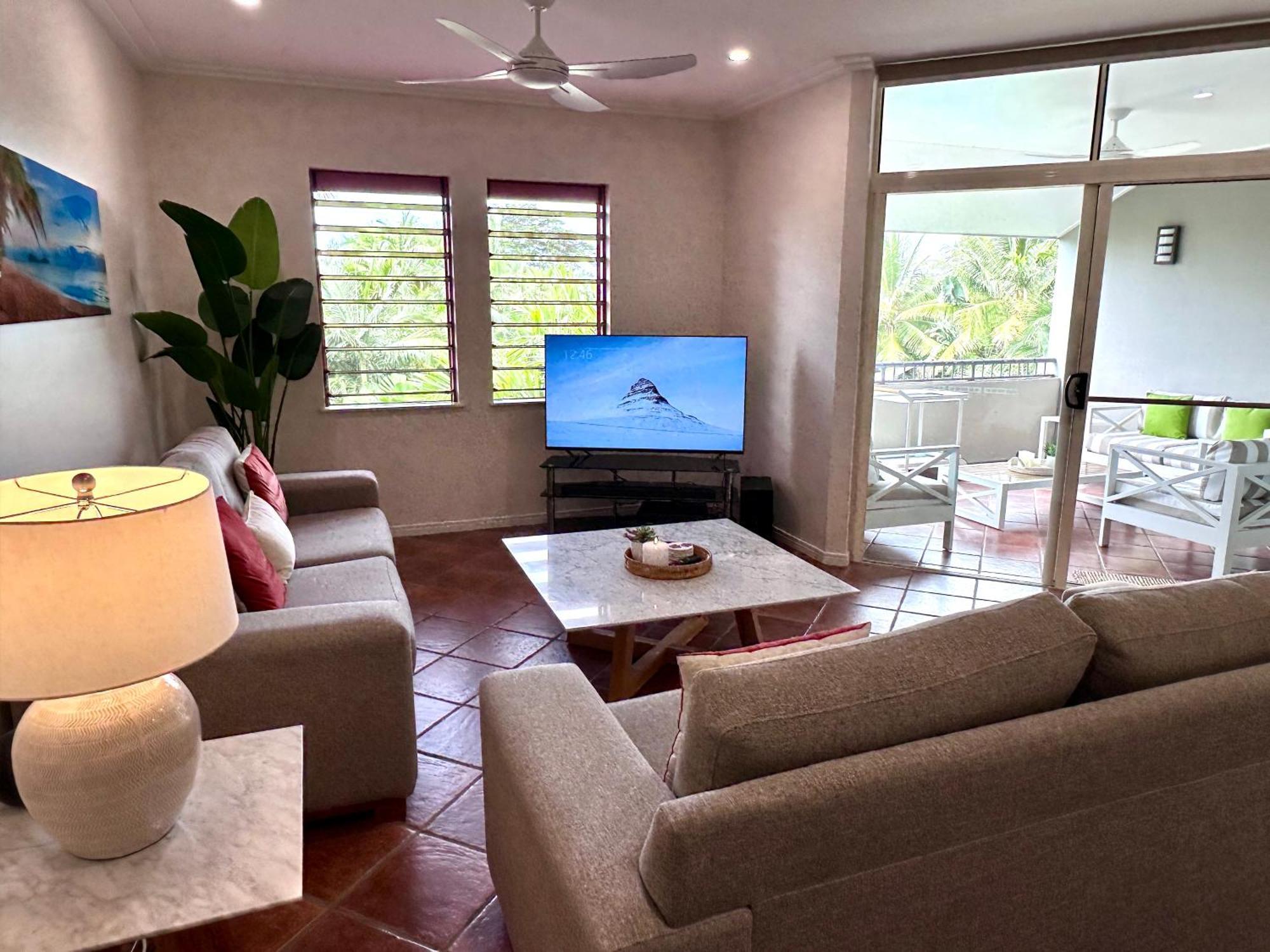 Oasis At Palm Cove Aparthotel Εξωτερικό φωτογραφία