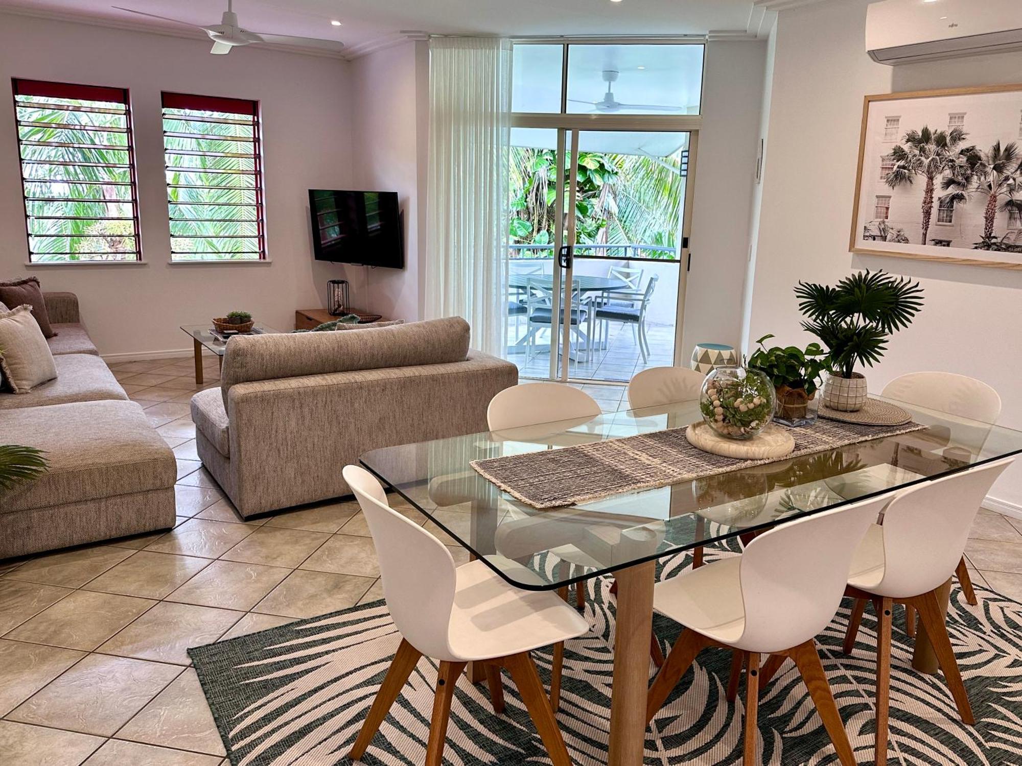 Oasis At Palm Cove Aparthotel Εξωτερικό φωτογραφία