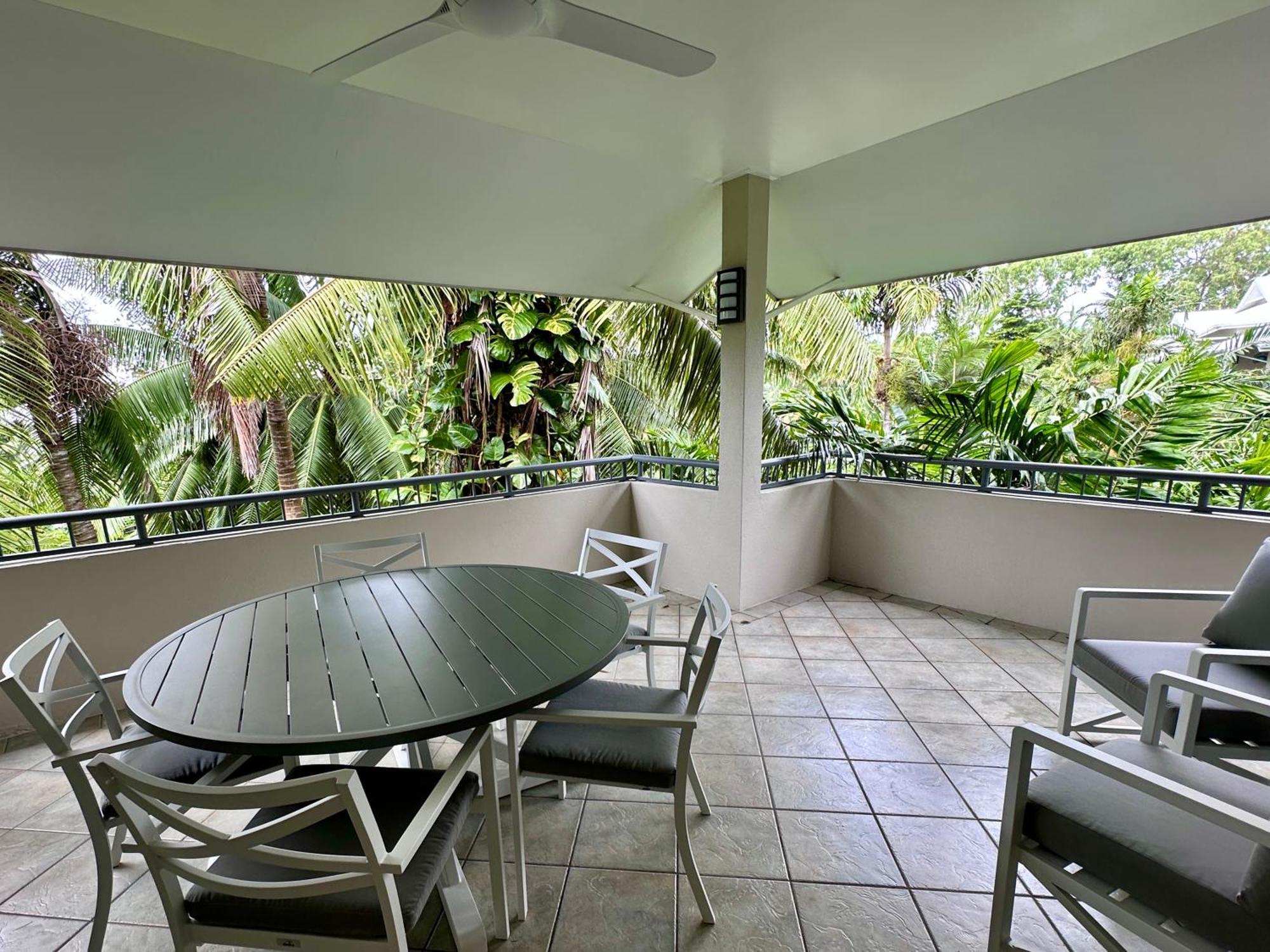 Oasis At Palm Cove Aparthotel Εξωτερικό φωτογραφία